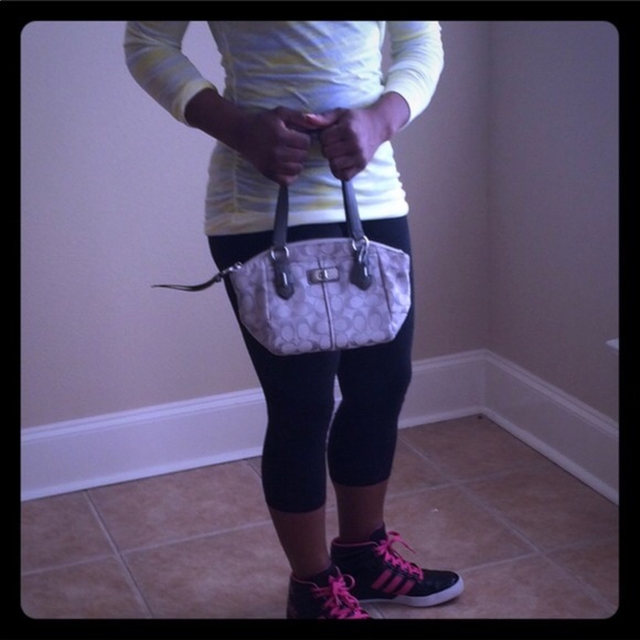 💯 Authentic mini Coach handbag - Picture 6 of 7